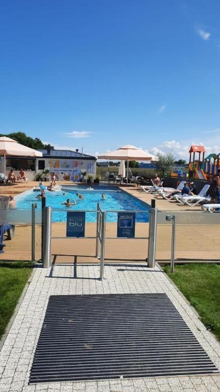 APARTAMENT BLUE II z basenem, Marynarska 10, Sarbinowo Zewnętrze zdjęcie